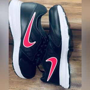 Women's Nike Shoes Size 11 NEW